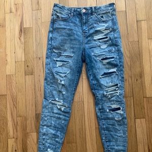 Light blue ripped jeans never worn